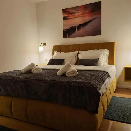 Apartment Hills Vir